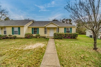 Building Photo - 1015 Sable Dr
