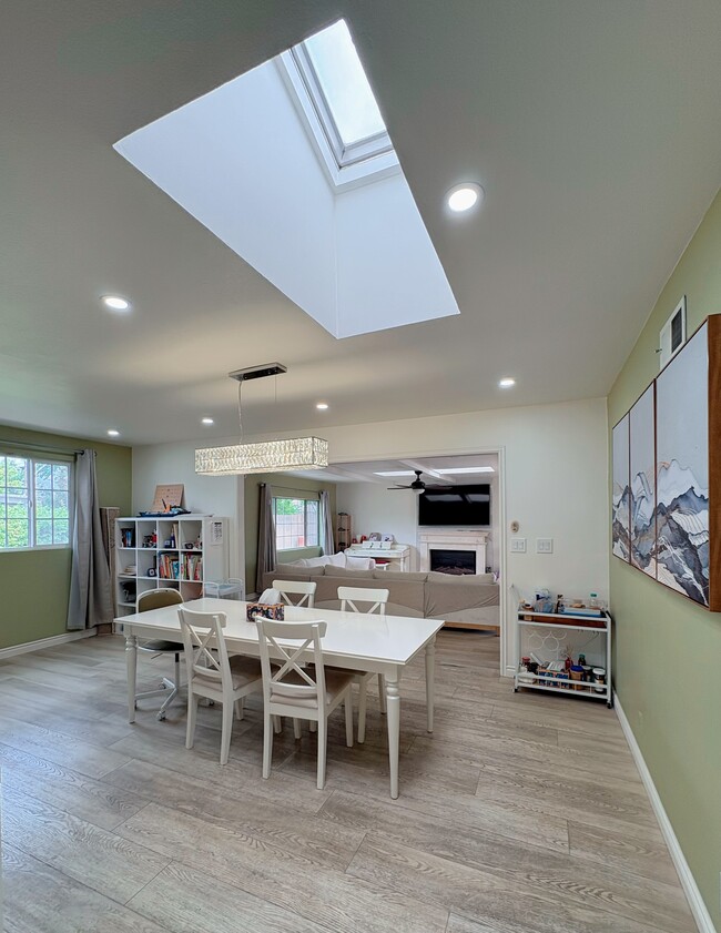 Building Photo - 10322 Barbara Anne St