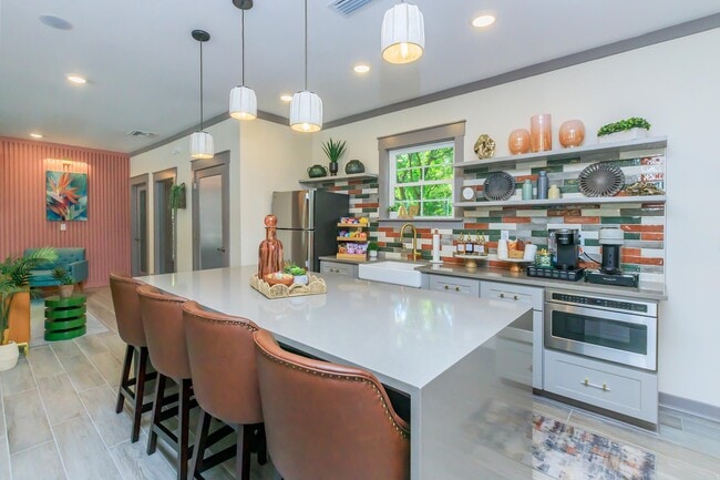 Building Photo - Azalea Place