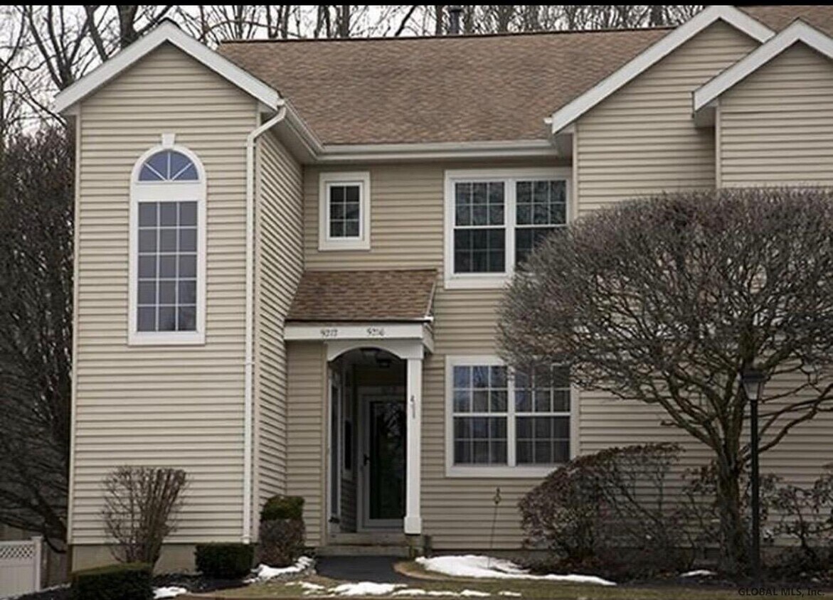 Primary Photo - 5216 Forest Point Dr S