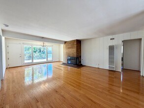 Building Photo - 7328 W 88th Pl
