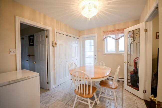 Photo du bâtiment - 33 Motion Dr