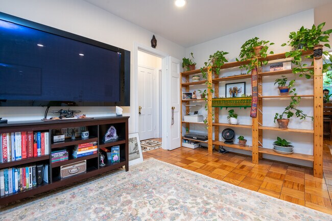 Building Photo - 3310 27th St NW