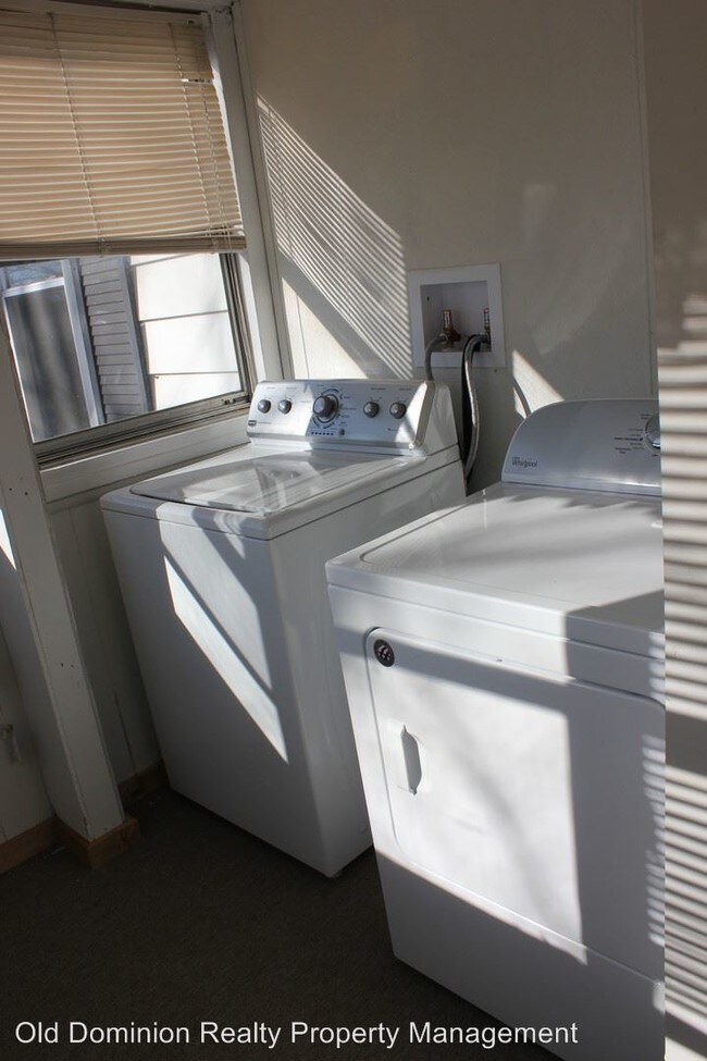 Foto del edificio - 3 br, 1 bath House - 1002 N Liberty Street B