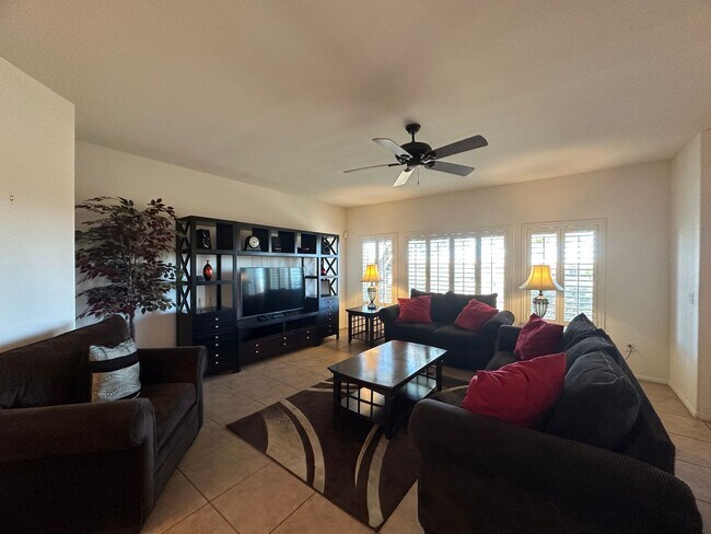 Foto del edificio - Fully Furnished Condo in Gated Summerlin Community – Resort-Style Living!