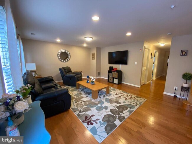 Foto del edificio - 725 Chestertown St