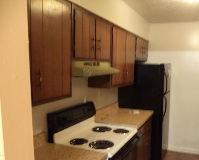 Building Photo - 3500 Lodge Ln
