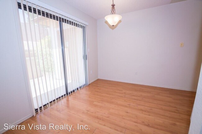 Building Photo - 4170 Plaza Oro Loma