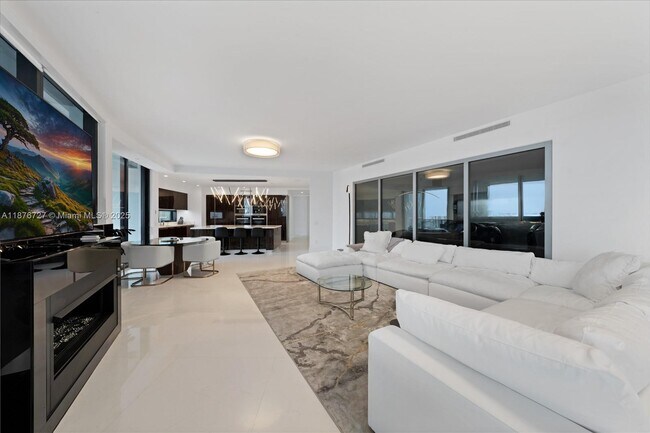 Foto del edificio - 18555 Collins Ave
