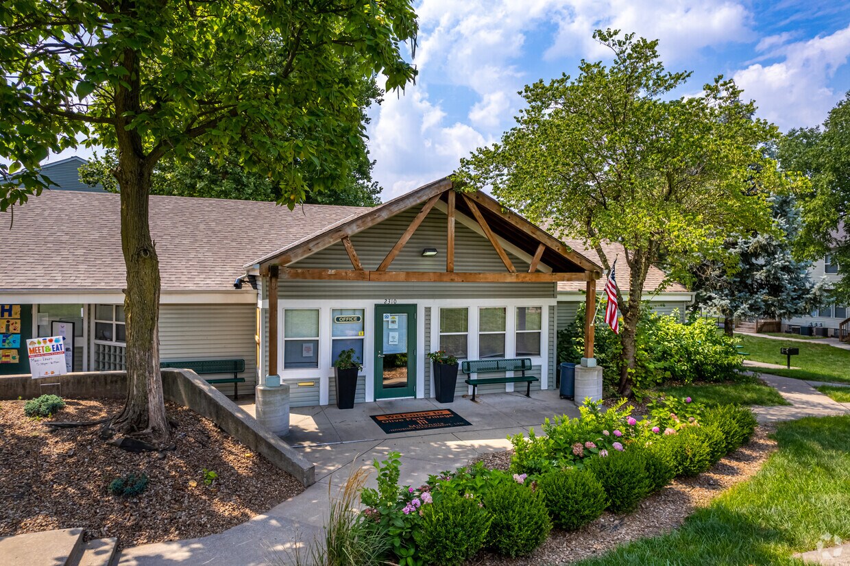 Primary Photo - Olive Park Village
