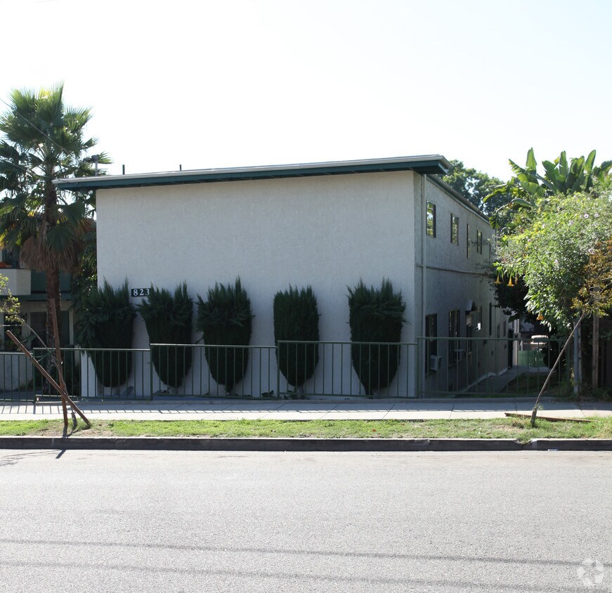 Foto principal - 823 Kensington Rd