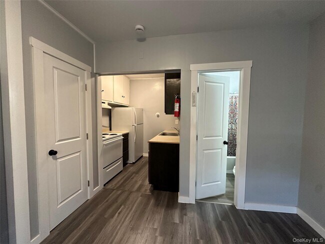 Building Photo - 1399 US-44