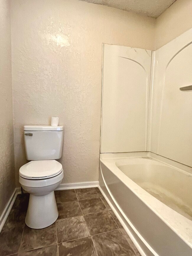 Building Photo - 441 York Ave