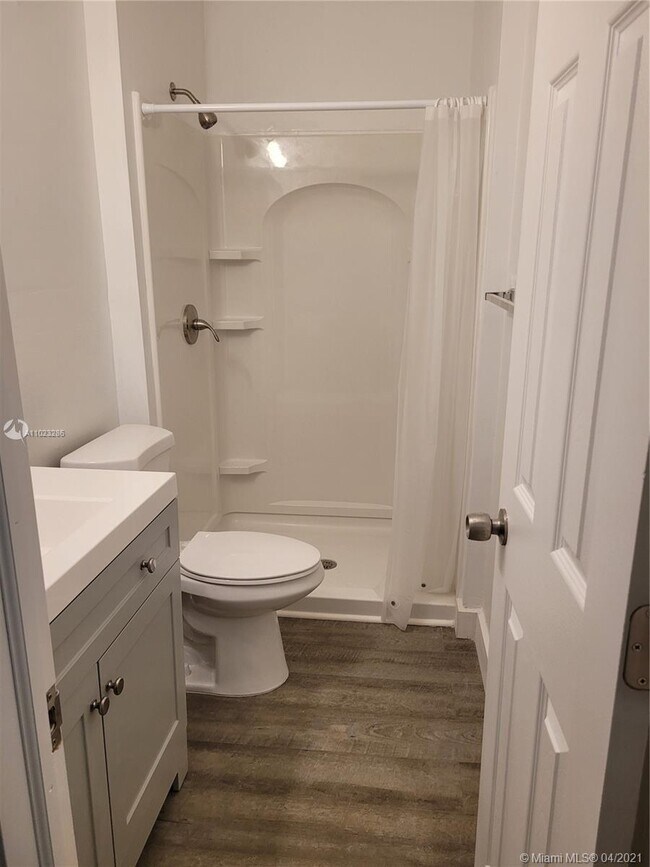 Building Photo - 406 Foster Rd