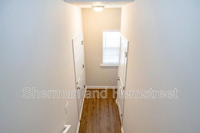 Building Photo - 752 Tarvin Cir