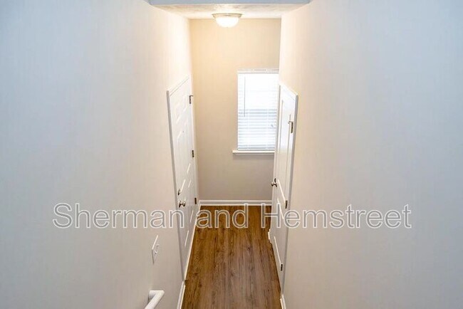 Foto del edificio - 904 Joiner Cir
