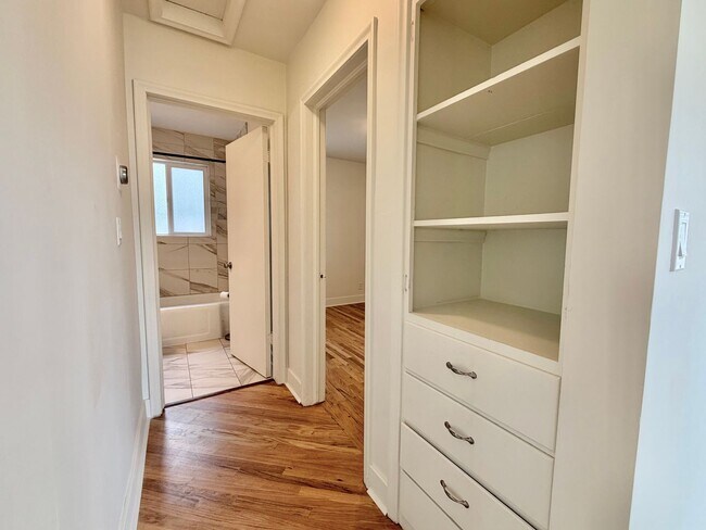Building Photo - Freshly Remodeled 3-Bedroom Home | Pet Friendly | Fenced Yard | No HOA