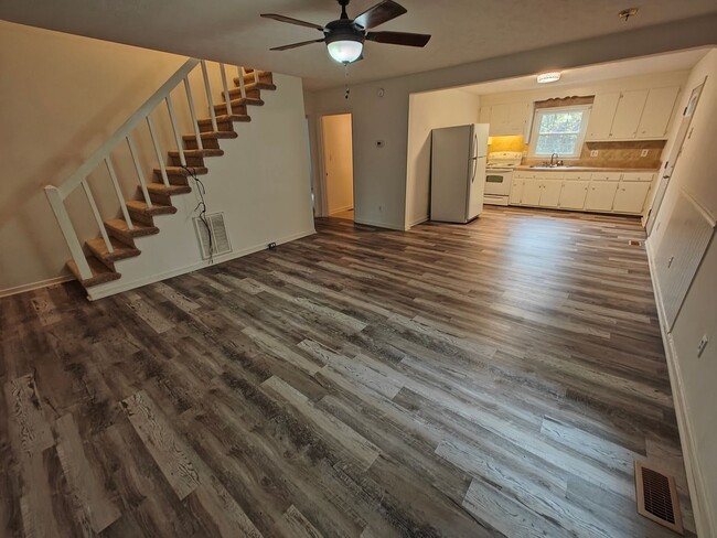 Foto del edificio - 4 bedroom home in Powhatan