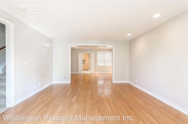 Building Photo - 430 Olive St