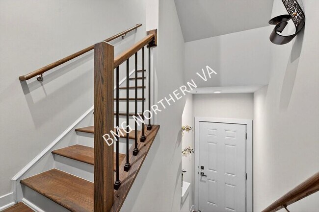 Foto del edificio - 2694 Velocity Rd