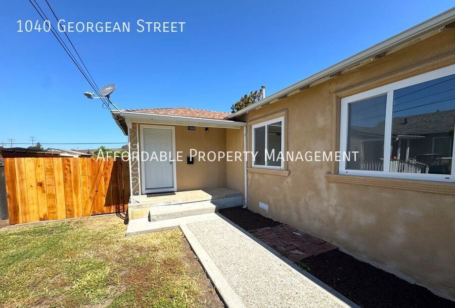 Primary Photo - 1040 Georgean St