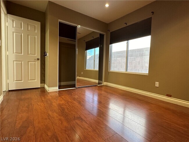 Foto del edificio - 1515 Emerald Peak Ave