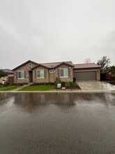 Building Photo - 4907 W Flagstaff Ave