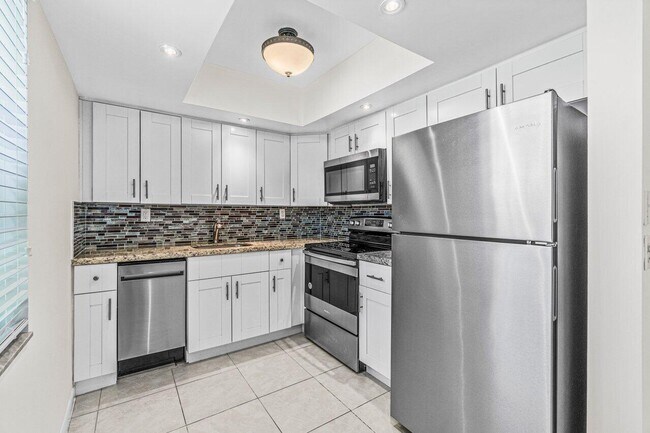 Foto del edificio - 641 Normandy Ln