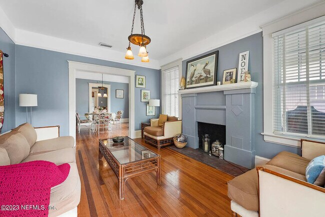 Foto del edificio - 2519 Myra St