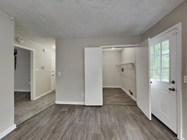 Building Photo - 1713 6th Pl Cir NW