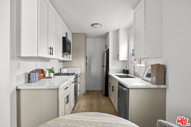 Foto del edificio - 1510 W 52nd St