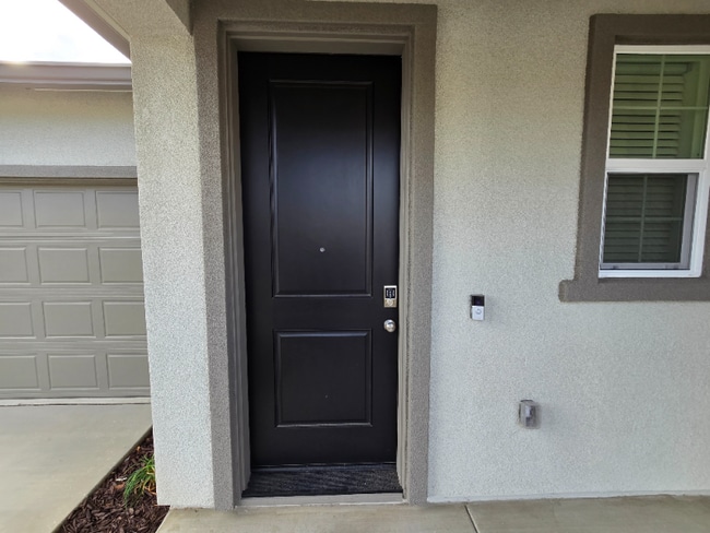 Building Photo - 1743 Shingle Ave