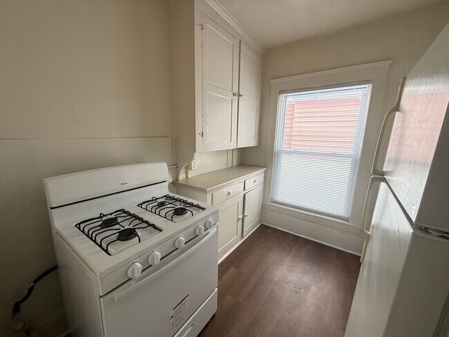 Foto del edificio - Ganson St 1101-1105 E w/East Ave 525 &amp; 527 N