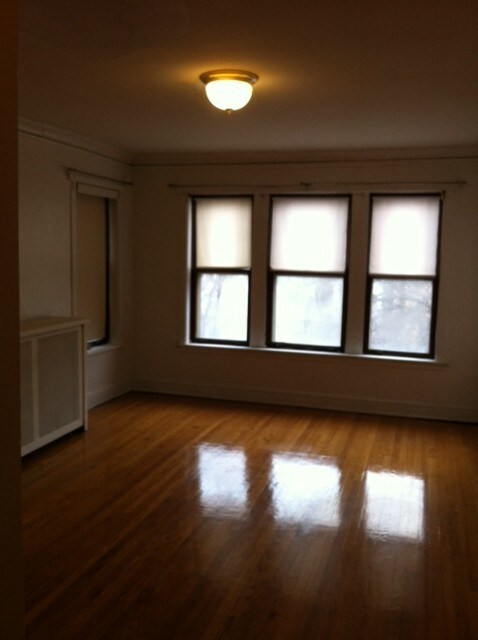Foto del edificio - 2548 W Leland Ave