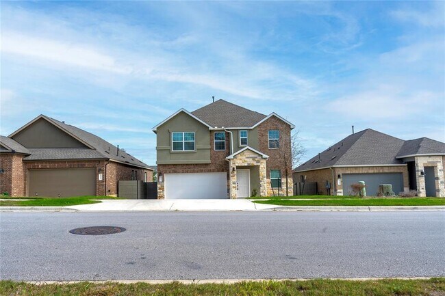 Building Photo - 913 Legends Ln