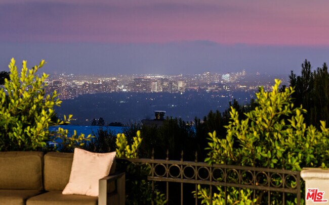 Building Photo - 600 Clinton Pl