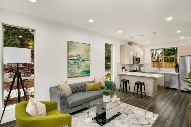 Building Photo - Beacon Hill Living: Contemporary Townhome ...