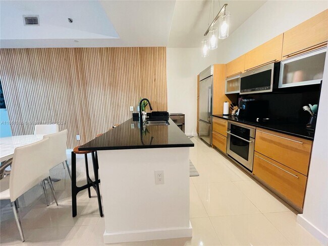 Foto del edificio - 950 Brickell Bay Dr
