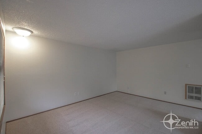 Building Photo - 2920 NE 86th Ave