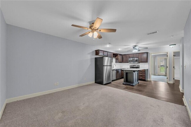 Foto del edificio - 15443 NW 124th St