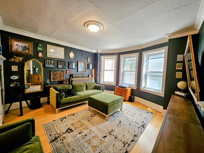 Foto del edificio - 2622 N Stowell Ave