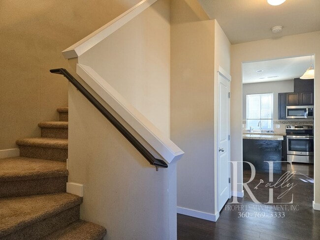 Building Photo - Effortless Elegance in Caldart Heights, Po...