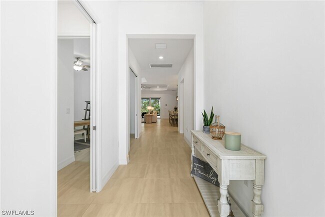 Foto del edificio - 13681 Blue Bay Cir
