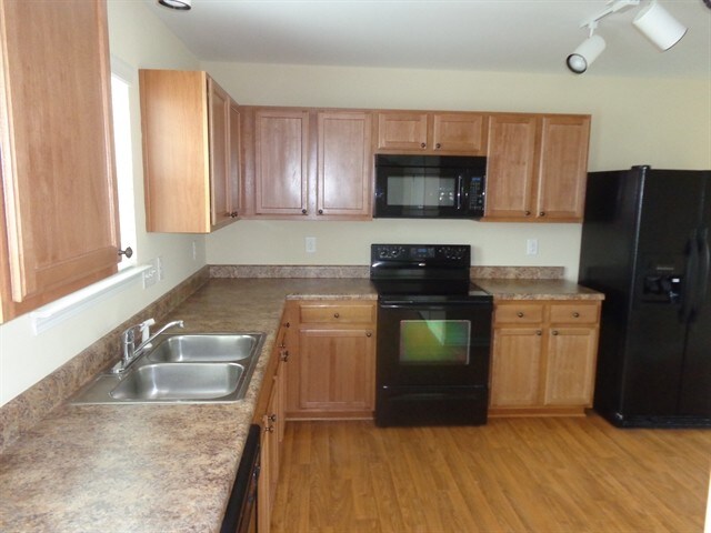 Foto del edificio - 430 Dockside Ln NW