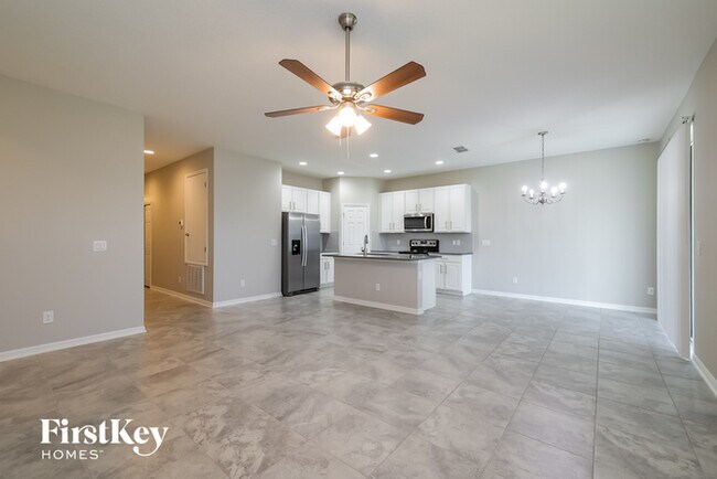 Foto del edificio - 2830 Eagle Lake Blvd