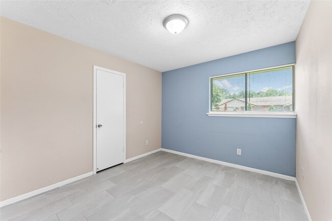 Building Photo - 1431 Epsilon St