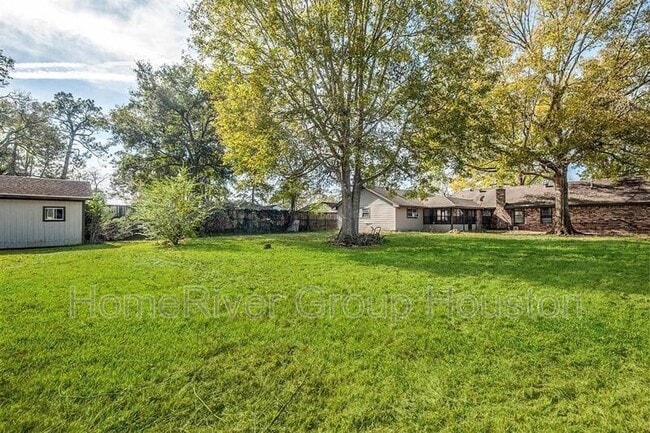 Building Photo - 12510 Old River Dr