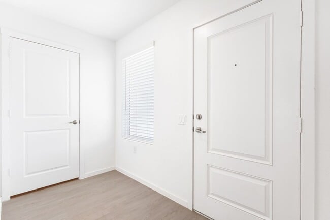 Building Photo - 3 Bedroom/2 Bath Vida Subdivision