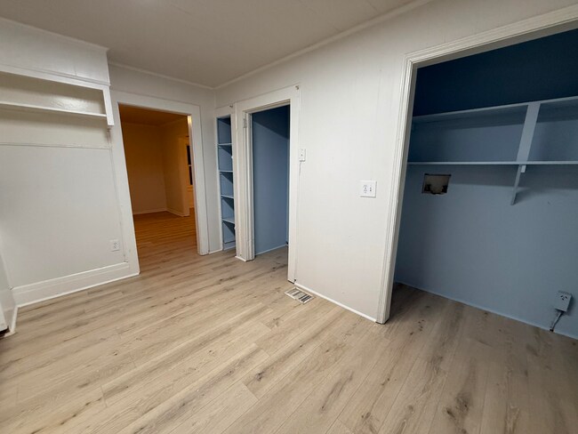 Building Photo - 4104 Old Austell Rd