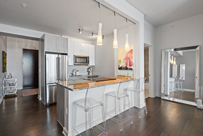 Galley style kitchen - 515 Church St